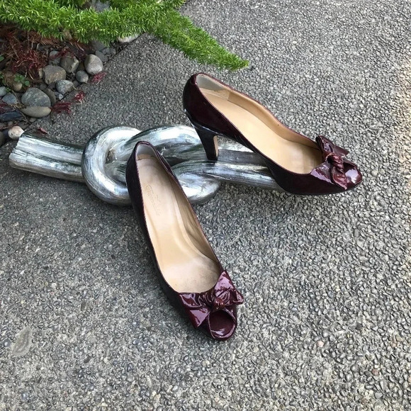 Faconnable Cranberry Red Patent Leather Bow Peep Toe Heels Size 9 - Picture 2 of 9